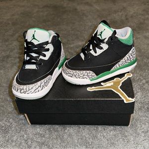 BLACK/PINE GREEN-SILVER-WHITE
NOIR/ARGENT/BLANC/VERT SAPIN